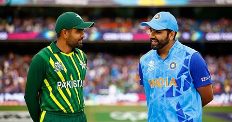 பாகிஸ்தான் கேப்டன் பாபர் அஸம் மற்றும் இந்திய அணியின் கேப்டன் ரோகித் சர்மா