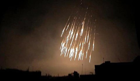 காசா மீது வெள்ளை பாஸ்பரஸ் குண்டுகளை இஸ்ரேல் வீசுவதாக குற்றச்சாட்டு - இதன் மோசமான தாக்கம் என்ன?