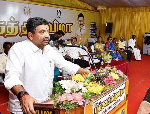 படம் நா. தங்கரத்தினம்