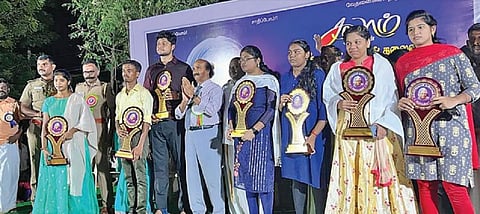 ஒரே கிராமத்தில் மருத்துவம் பயிலும் 10 பேருக்கு விருது @ திருச்சி