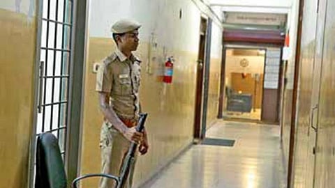 மருந்து உற்பத்தி, இறக்குமதியில் வரி ஏய்ப்பு நடந்ததாக புகார்: பார்மா நிறுவனங்களில் வருமான வரி துறை சோதனை