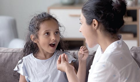 மாறட்டும் கல்விமுறை - 17: முதலில் குழந்தைகளைப் பேச விடுவோம்!