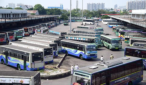 ஆயுதபூஜையையொட்டி இன்று முதல் சிறப்பு பேருந்துகள் இயக்கம்: சென்னையில் இருந்து 16 ஆயிரம் பேர் முன்பதிவு