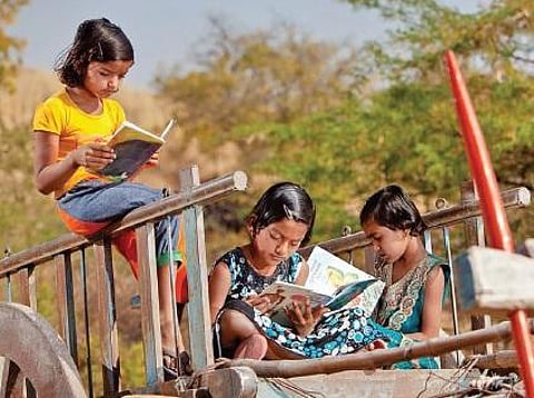 வாசிப்பை நேசிப்போம்: தெரு நூலகம்