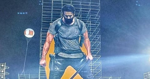 பிரபாஸுக்கு 230 அடி கட் அவுட்