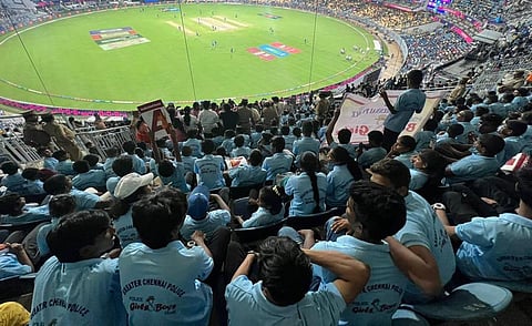 உலக கோப்பை கிரிக்கெட் போட்டியை நேரில் பார்க்க காவல் ஆணையர் ஏற்பாடு: அரசு பள்ளி மாணவர்கள் நெகிழ்ச்சி