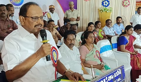 புதுக்கோட்டையில் நடந்த நிகழ்ச்சியில் உரையாற்றும் தமிழக சட்டத்துறை அமைச்சர் ரகுபதி