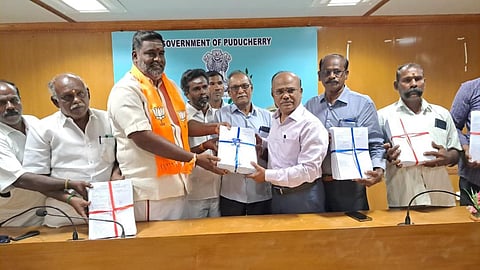 ‘தேசிய அளவில் ஆன்லைன் மூலம் வாக்காளர் பதிவேற்றம் செய்வதில் புதுச்சேரி குறைவான அளவில் இருக்கிறது’