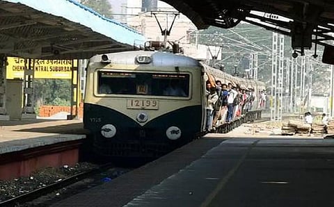 கடற்கரை - தாம்பரம் இடையே நாளை காலை முதல் பிற்பகல் வரை மின்சார ரயில் சேவை ரத்து