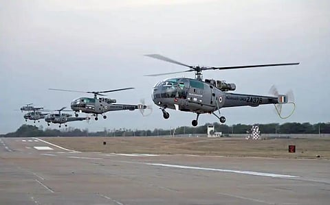 கொச்சியில் கடற்படை ஹெலிகாப்டர் விபத்தில் ஒருவர் உயிரிழப்பு