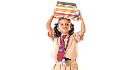 ஒட்டகத்தின் மீதொரு குழந்தை!