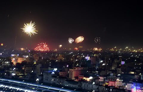 போலி இணையதளம் மூலம் குறைந்த விலையில் பட்டாசு விற்பதாக மோசடி: மக்களுக்கு போலீஸார் எச்சரிக்கை