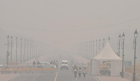 காற்று மாசு கடுமையாக அதிகரிப்பு | டெல்லியில் பள்ளிக்கு நவ.10 வரை விடுமுறை