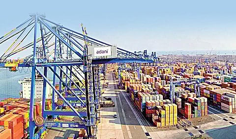 மாதத்துக்கு 5 லட்சம் கன்டெய்னர்களை கையாளும் முந்த்ரா துறைமுகம்