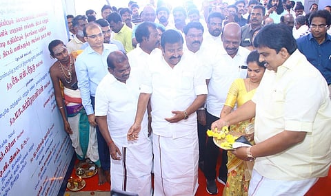 கொட்டிவாக்கம், நீலாங்கரை உள்ளிட்ட பகுதிகளில் பாதாள சாக்கடை, குடிநீர் பணிகள்: அமைச்சர் கே.என்.நேரு அடிக்கல் நாட்டினார்