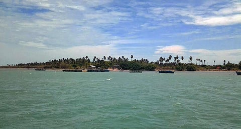 எழுவைத் தீவு கடற்பகுதி | கோப்புப் படம்