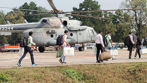 தேர்தல் அலுவலர்களை அழைத்துச் செல்ல சத்தீஸ்கரில் 404 முறை ஹெலிகாப்டர் இயக்கம்