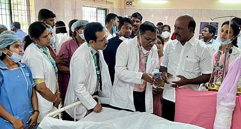 சென்னை கீழ்ப்பாக்கம் மருத்துவமனையில் உள்ள தீக்காய சிகிச்சைப் பிரிவை ஆய்வு செய்த அமைச்சர் மா.சுப்பிரமணியன்