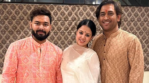 தோனி குடும்பத்தாருடன் இணைந்து தீபாவளி கொண்டாடிய ரிஷப் பந்த்