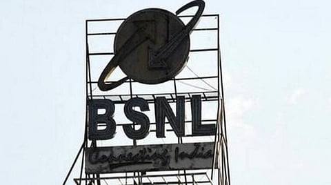 4ஜி சேவை தொடங்கப்படாத நிலையில் சிம் கார்டுகளை தரம் உயர்த்த போவதாக பிஎஸ்என்எல் அறிவிப்பு: வாடிக்கையாளர்கள் மத்தியில் குழப்பம்