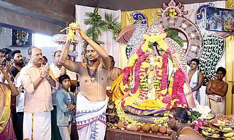 திருத்தணி முருகன் கோயிலில் கந்தசஷ்டி விழா நிறைவாக நேற்று திருக்கல்யாண நிகழ்வு நடைபெற்றது.