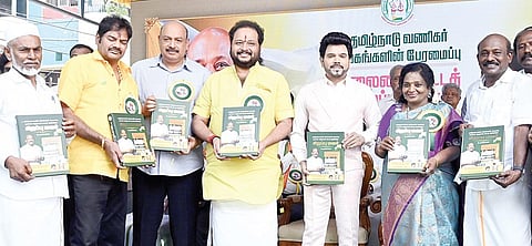 சென்னை கே.கே.நகரில் தமிழ்நாடு வணிகர் சங்கங்களின் பேரமைப்பு தலைமை அலுவலக கட்டிட திறப்பு விழா நேற்று நடைபெற்றது. இதில் தெலங்கானா ஆளுநர் தமிழிசை சவுந்தரராஜன், லெஜண்ட் சரவணன், தமிழ்நாடு வணிகர் சங்கங்களின் பேரமைப்பு மாநிலத் தலைவர் ஏ.எம்.விக்கிரமராஜா உள்ளிட்டோர் கலந்து கொண்டனர்.