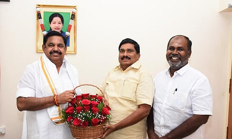 உசிலம்பட்டி முன்னாள் எம்எல்ஏ மகேந்திரன் அதிமுகவில் இணைப்பு: ஆர்.பி.உதயகுமார் முயற்சிக்கு கிடைத்த வெற்றி