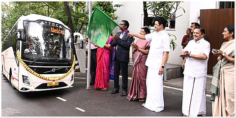 தமிழ்நாடு சுற்றுலா வளர்ச்சிக் கழகத்தின் புதிய சொகுசுப் பேருந்துகளில் பயணித்து மகிழ்ந்த சிறப்பு பள்ளி மாணவர்கள்