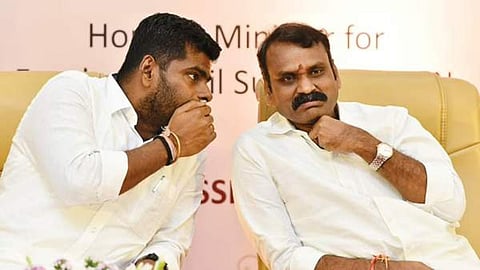 திமுக ஆட்சிக்கு வந்த பிறகு பட்டியல் சமூகத்தினர் மீதான வன்முறை அதிகரித்துள்ளது: எல்.முருகன், அண்ணாமலை புகார்