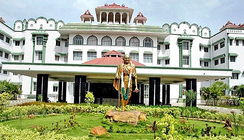 நிதி நிறுவன வழக்கில் நீதிபதி குழு கட்டுப்பாட்டில் உள்ள சொத்துகள் மோசடியாக விற்பனை: சிபிஐ விசாரணைக்கு ஐகோர்ட் உத்தரவு