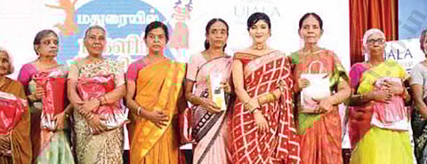 மகளிர் திருவிழா: மகிழ்ச்சி வெள்ளத்தில் மதுரை வாசகிகள்