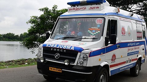 8 மணி நேரம் வேலை, பாதுகாப்பான பணியிடம் கோரி 108 ஆம்புலன்ஸ் தொழிலாளர்கள் ஜன.8 முதல் தொடர் வேலைநிறுத்தம்