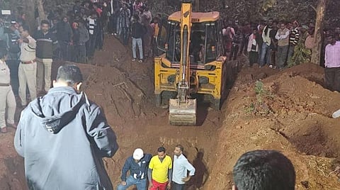 ஆழ்துளை கிணற்றில் சிக்கிய குழந்தை மீட்பு @ ஒடிசா