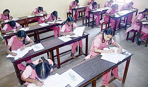 மாணவர்கள் திறமை மிளிர தமிழ்க் கூடல், தமிழ் திறனாய்வு தேர்வு