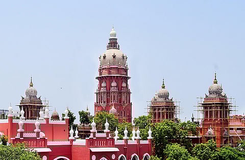 பொங்கல் பரிசு, வெள்ள நிவாரண பணப்பலன்களை மக்களுக்கு வங்கி கணக்கில் செலுத்தலாம்: உயர் நீதிமன்ற நீதிபதி யோசனை