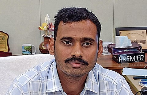 வன உயிரின காப்பாளர் பகான் ஜகதீஷ் சுதாகர்.