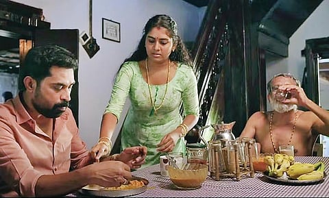 வாசகர் வாசல்: ஓய்வெடுக்கத்தான் மாமியார் வீடா?