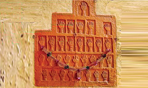 பெண் எனும் போர்வாள் - 12: பெண்ணைத் தெய்வமாக்கும் சதி