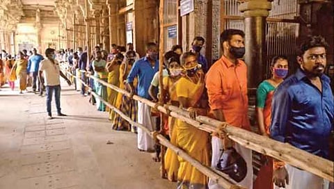 ஆங்கிலப் புத்தாண்டை முன்னிட்டு கோயில், தேவாலயங்களில் சிறப்பு வழிபாடு