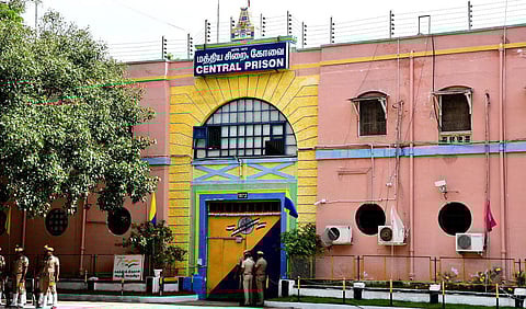 தமிழகம், மே.வங்கம், உ.பி. உள்ளிட்ட 11 மாநில சிறைகளில் சாதி பாகுபாடு: மத்திய, மாநில அரசுகளுக்கு உச்ச நீதிமன்றம் நோட்டீஸ்