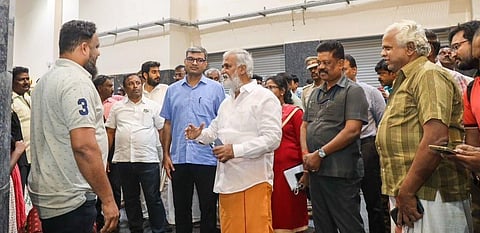 கிளாம்பாக்கத்தில் ரயில் நிலைய பணிகளை துரிதப்படுத்த ரூ.20 கோடி வழங்கல்: அமைச்சர் சேகர்பாபு தகவல்