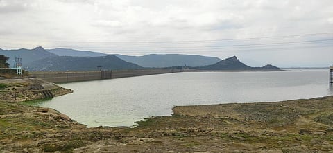 நீர்வரத்து குறைந்துள்ள நிலையில், மேட்டூர் அணை நீர்மட்டம் 71.25 அடியாக காட்சியளிக்கிறது.