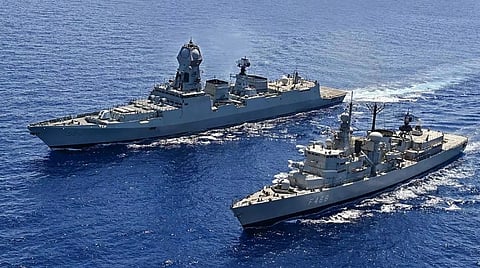 இந்திய மாலுமிகள் 15 பேருடன் கடத்தப்பட்ட சரக்கு கப்பல் மீட்பு: கடற்படை கமாண்டோக்கள் உள்ளே புகுந்து நடவடிக்கை