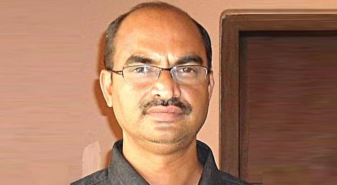 மொழிபெயர்ப்புகள் தமிழ்க் கவிதைகளின் எல்லையை விரிக்கக்கூடியவை: கவிஞர் க.மோகனரங்கன் நேர்காணல்