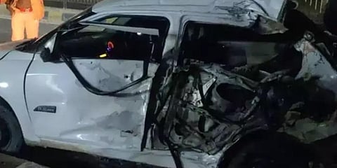 இன்ஸ்டாகிராமில் வெளியிட கார் ஓட்டியபடி வீடியோ எடுத்தபோது விபத்து: தாய், மகன் உட்பட 4 பேர் உயிரிழப்பு