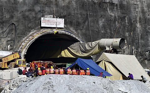 உத்தராகண்ட் சில்க்யாரா சுரங்க வாயிலில் கோயில் கட்டும் நவயுகா நிறுவனம்