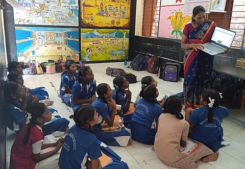 அரசுப் பள்ளிகளில் பிஎஸ்என்எல் மூலம் இணையதள இணைப்பு வசதி