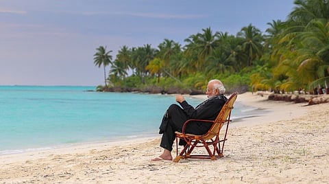 ஒரே நாளில் 7,500 ஓட்டல் முன்பதிவு, 2300 விமான டிக்கெட் ரத்து @ மாலத்தீவு