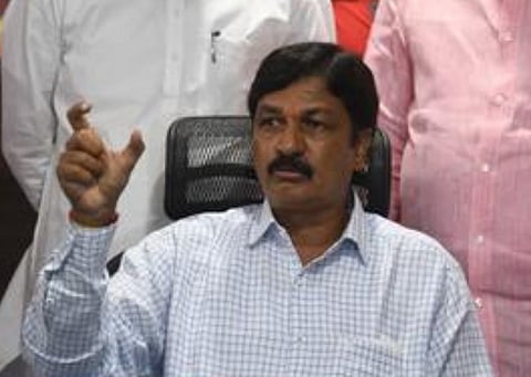 கடனை திருப்பி செலுத்தாத பாஜக முன்னாள் அமைச்சர் மீது கர்நாடகாவில் வழக்கு பதிவு