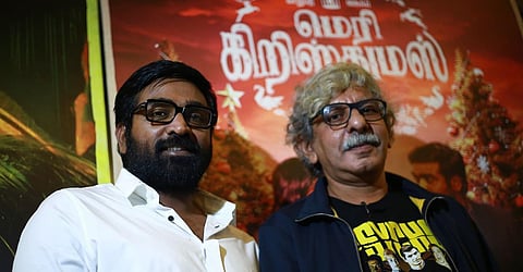 நடிகர் விஜய் சேதுபதி உடன் இயக்குநர் ஸ்ரீராம் ராகவன்